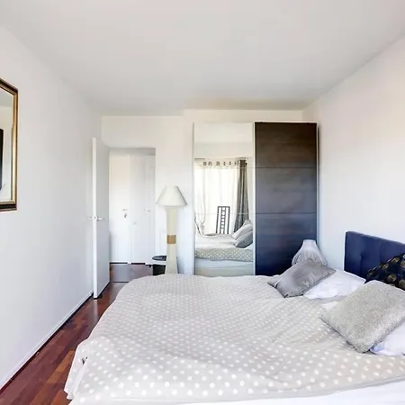 Pool Large Terrace Parking Air Conditioning 2 Bedrooms * Niza